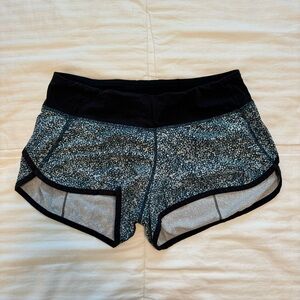 Lululemon Speed-Up Shorts 2.5” Size 6